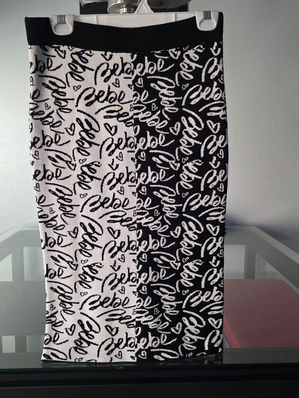 Bebe Black & White Logo Lovenote Knit Midi Pencil Skirt NWT Large